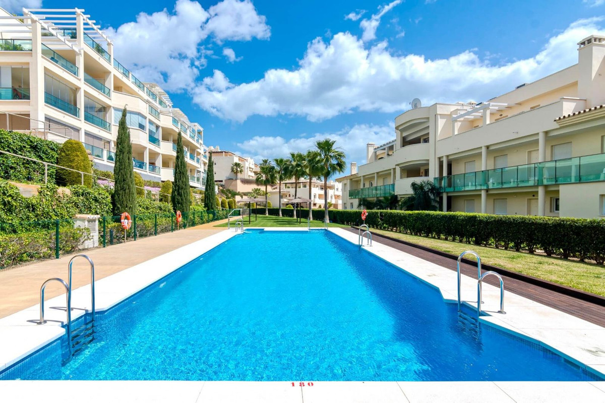 2 Bed Apartment for sale in Cerros Del Aguila Costa Del Sol, Málaga, Spain