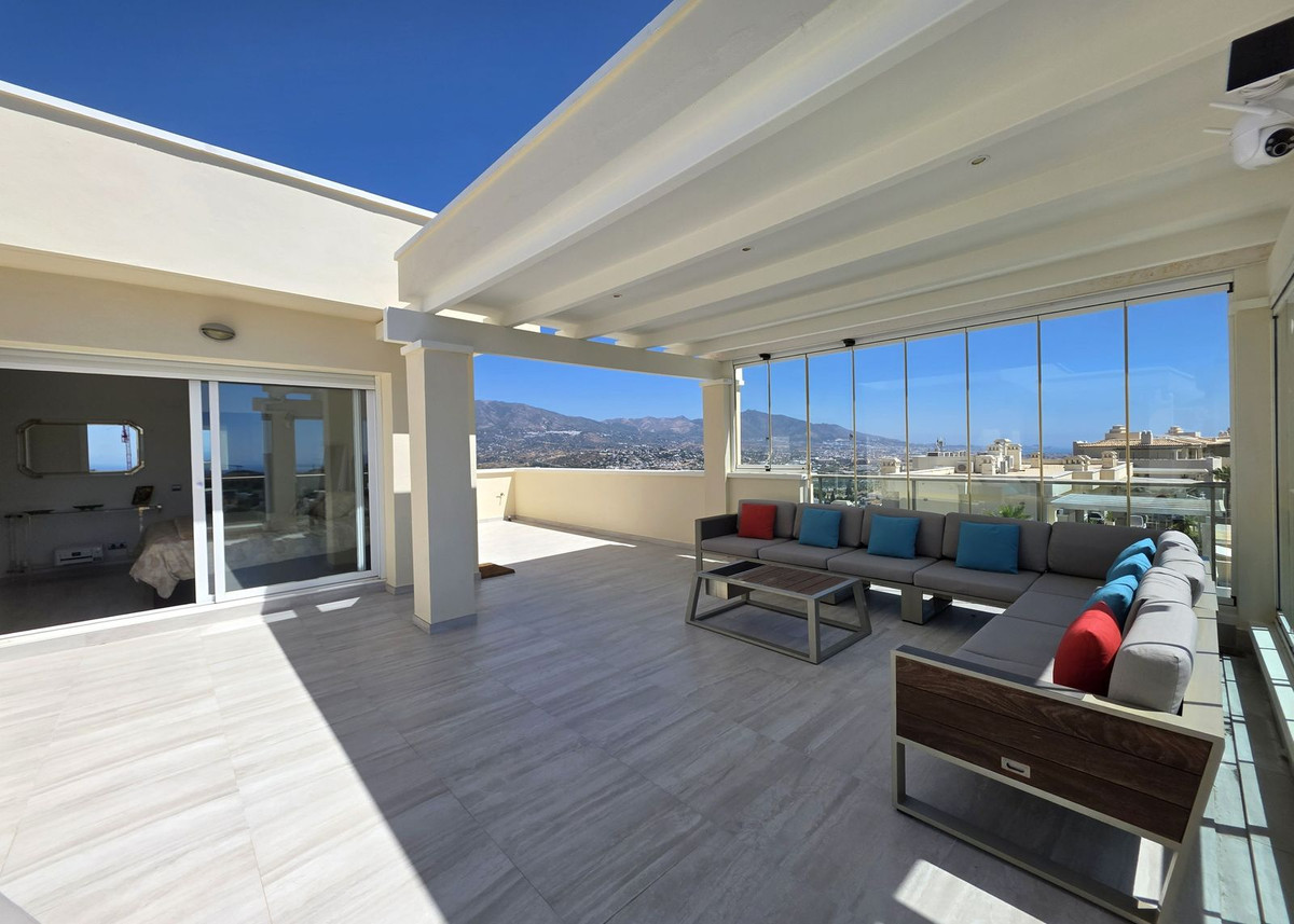 2 Bed Apartment for sale in Cerros Del Aguila Costa Del Sol, Málaga, Spain