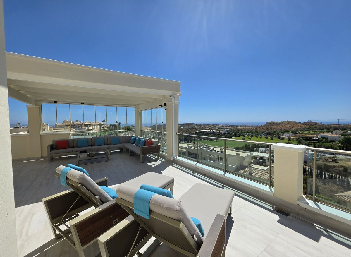 2 Bed Apartment for sale in Cerros Del Aguila Costa Del Sol, Málaga, Spain