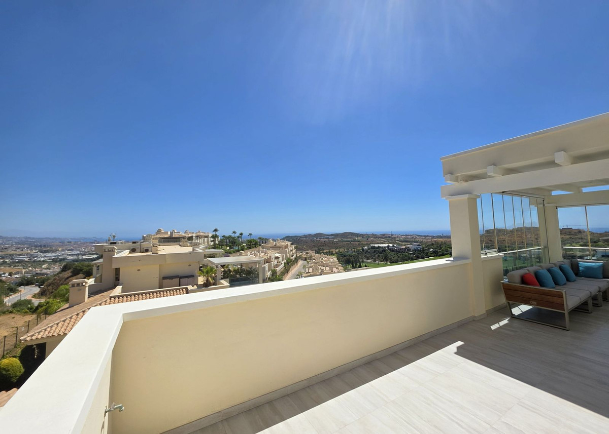 2 Bed Apartment for sale in Cerros Del Aguila Costa Del Sol, Málaga, Spain