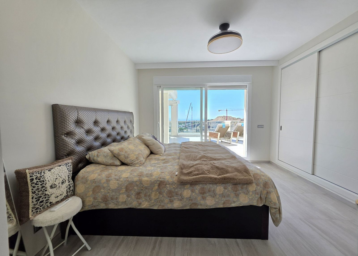 2 Bed Apartment for sale in Cerros Del Aguila Costa Del Sol, Málaga, Spain