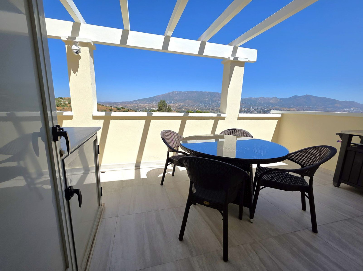 2 Bed Apartment for sale in Cerros Del Aguila Costa Del Sol, Málaga, Spain