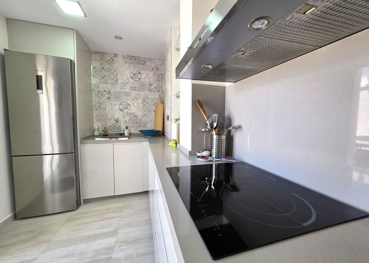 2 Bed Apartment for sale in Cerros Del Aguila Costa Del Sol, Málaga, Spain