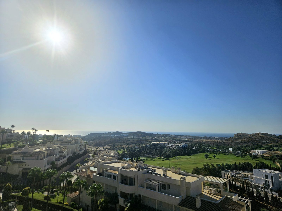 2 Bed Apartment for sale in Cerros Del Aguila Costa Del Sol, Málaga, Spain