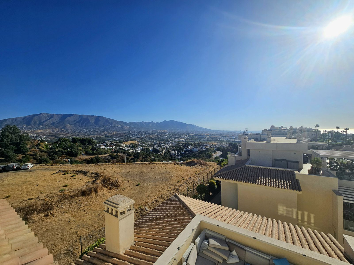 2 Bed Apartment for sale in Cerros Del Aguila Costa Del Sol, Málaga, Spain