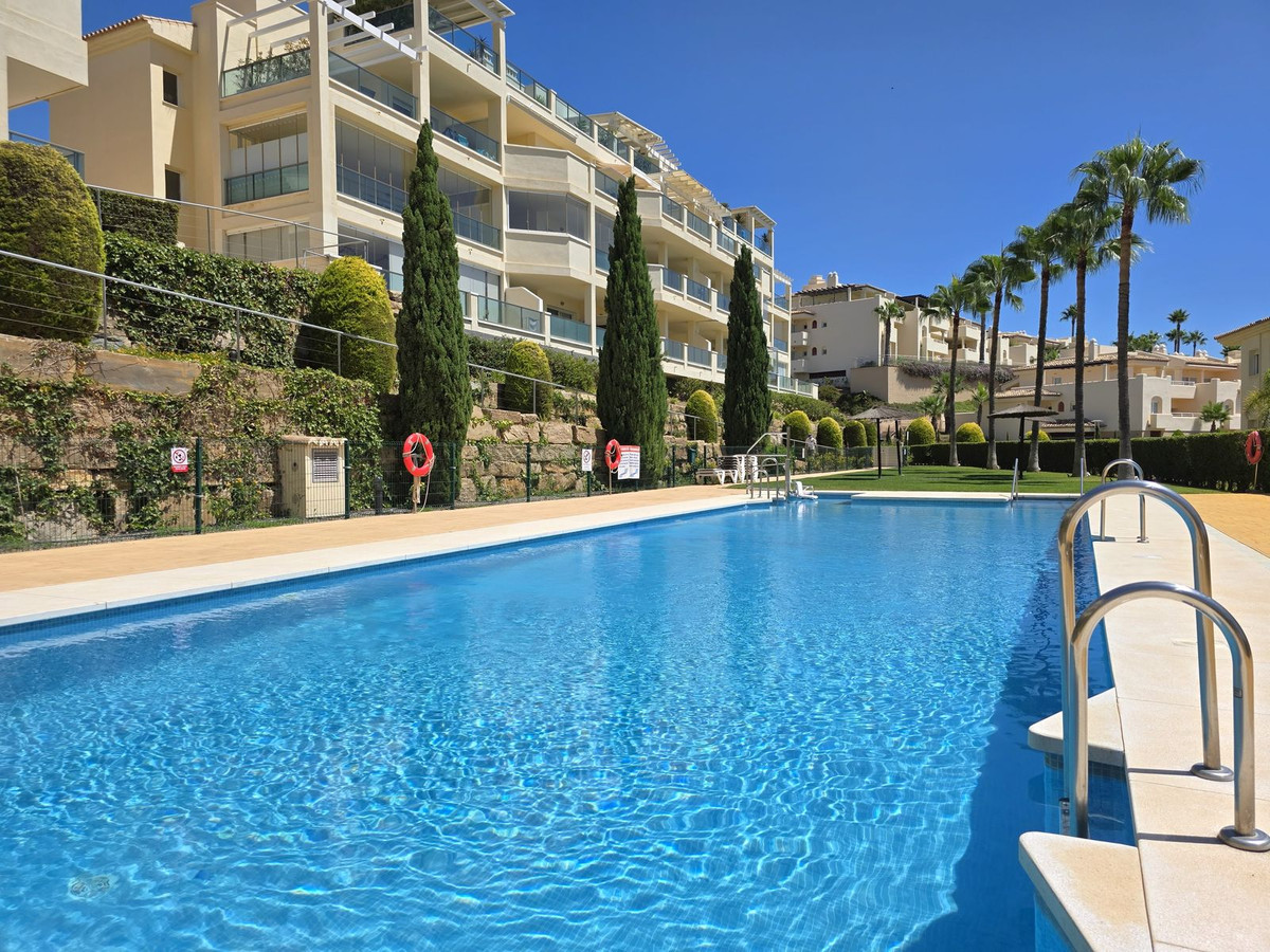 2 Bed Apartment for sale in Cerros Del Aguila Costa Del Sol, Málaga, Spain