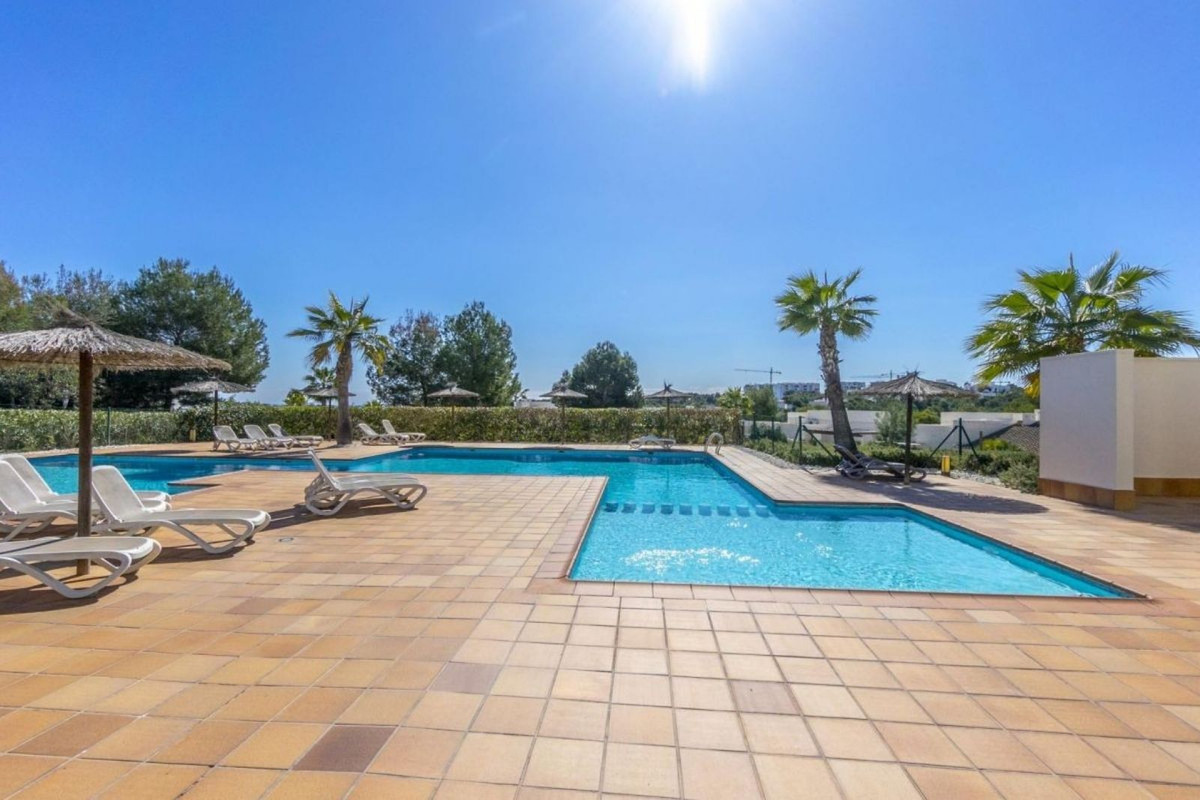 2 Bed Apartment for sale in Las Colinas Golf Costa Blanca, Alicante, Spain