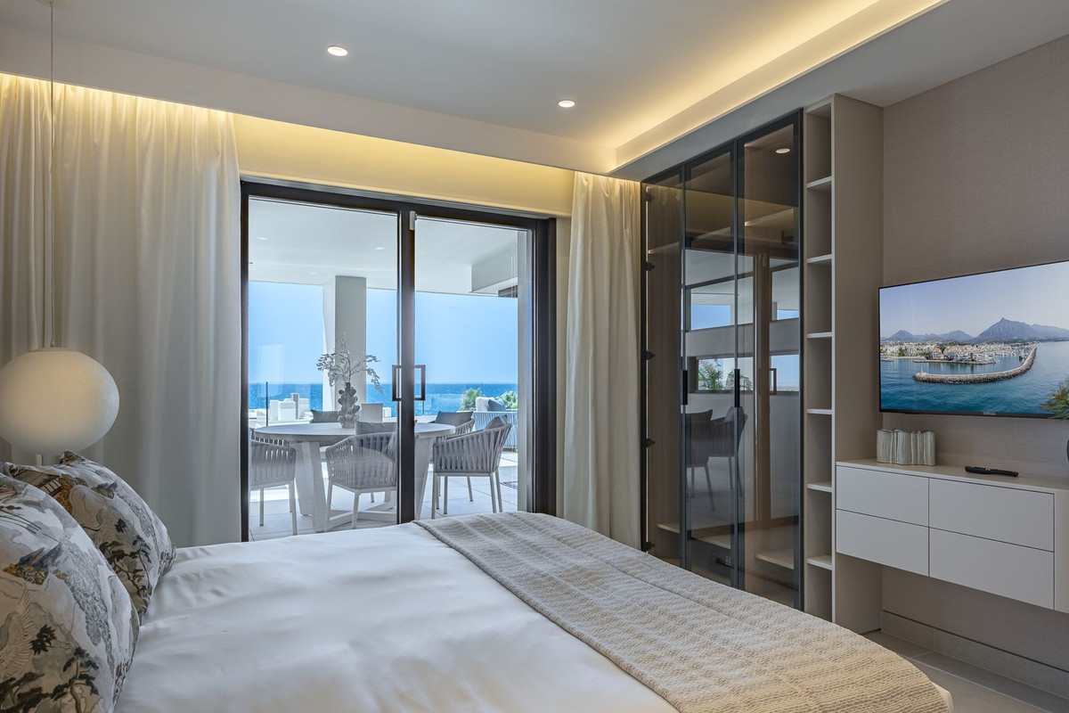 2 Bed Apartment for sale in New Golden Mile Costa Del Sol, Málaga, Spain