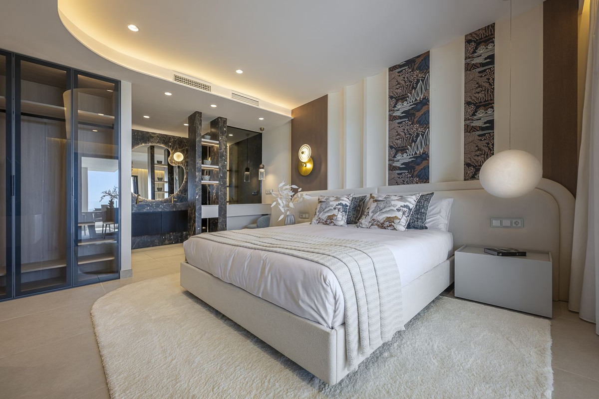 2 Bed Apartment for sale in New Golden Mile Costa Del Sol, Málaga, Spain