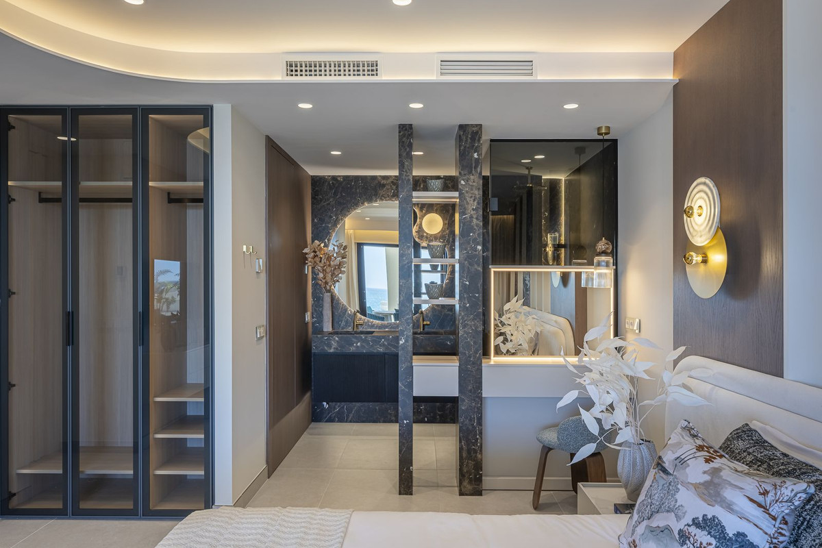 2 Bed Apartment for sale in New Golden Mile Costa Del Sol, Málaga, Spain