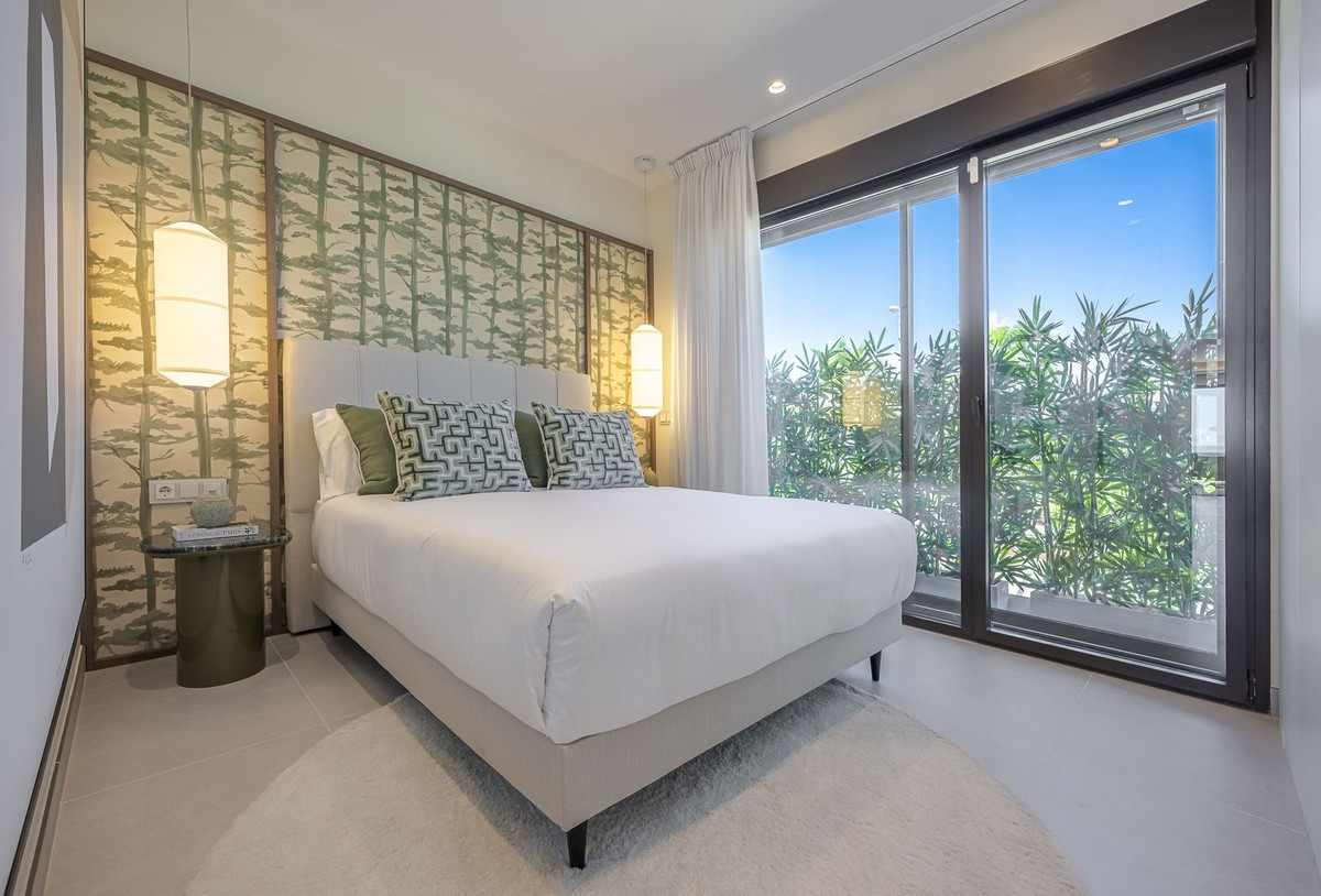 2 Bed Apartment for sale in New Golden Mile Costa Del Sol, Málaga, Spain