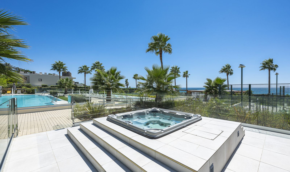 2 Bed Apartment for sale in New Golden Mile Costa Del Sol, Málaga, Spain