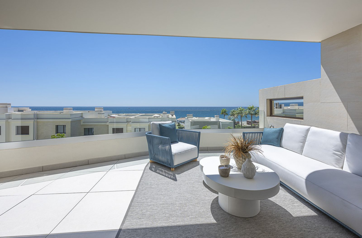 2 Bed Apartment for sale in New Golden Mile Costa Del Sol, Málaga, Spain