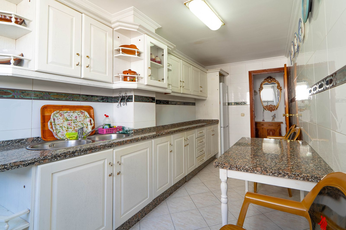 Se vende Apartamento Planta Media de 3 dormitorios en Costa Del Sol, Málaga, España