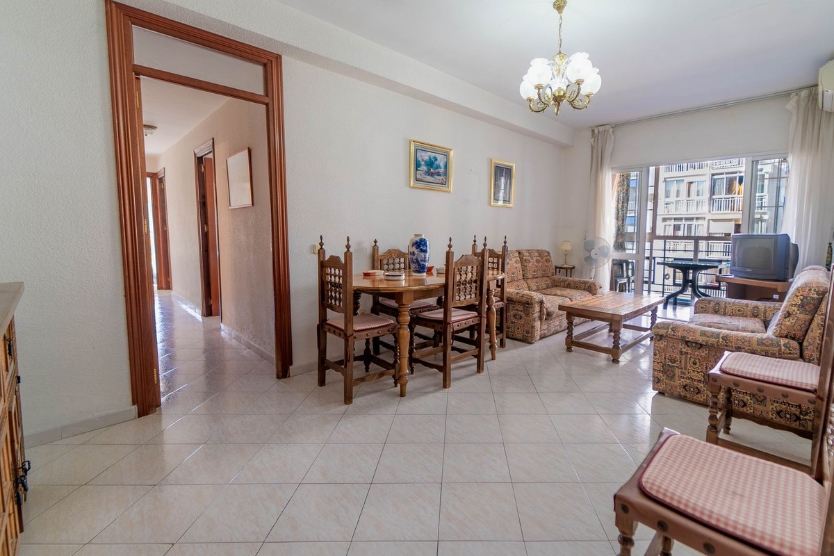 Se vende Apartamento Planta Media de 3 dormitorios en Costa Del Sol, Málaga, España