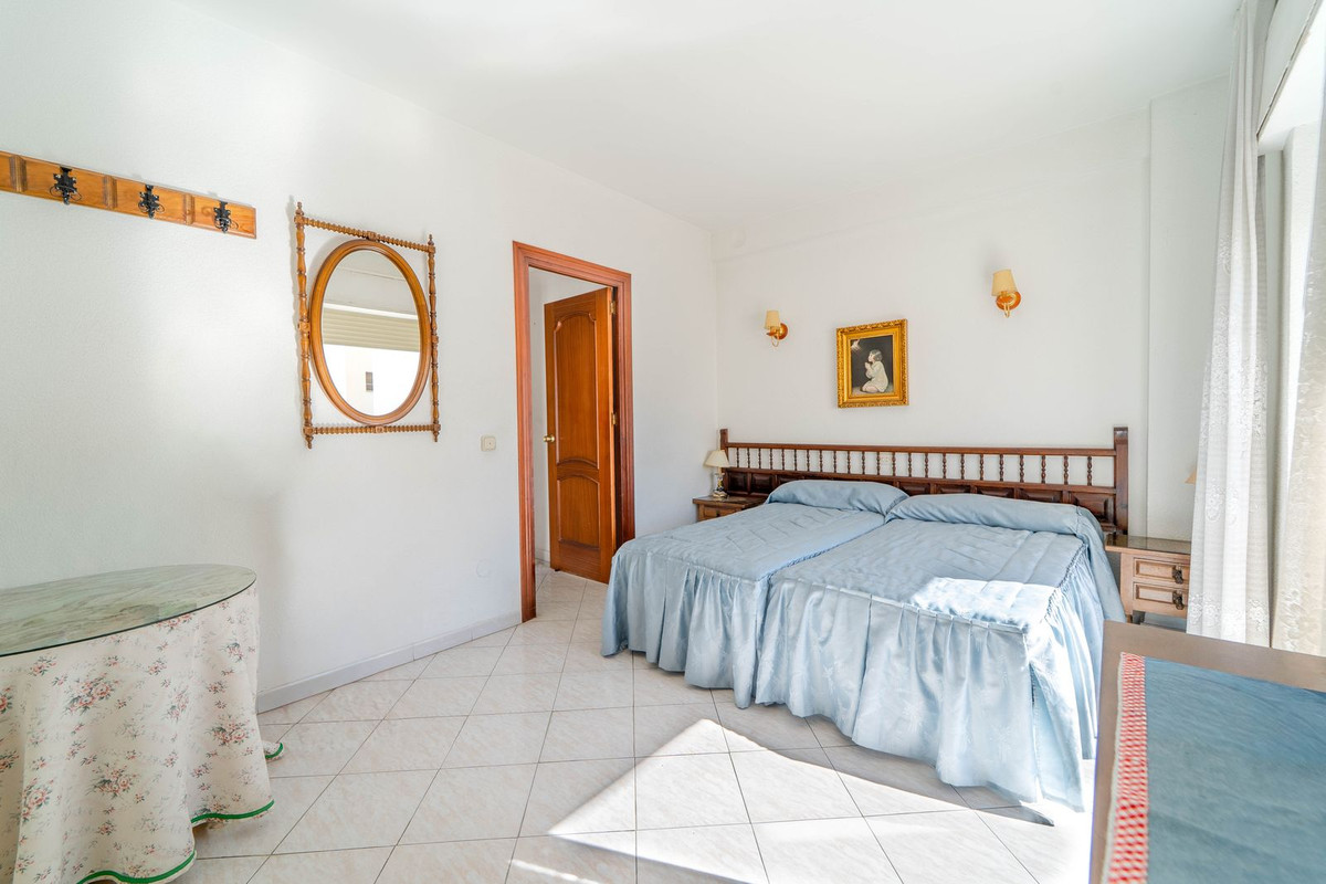 Se vende Apartamento Planta Media de 3 dormitorios en Costa Del Sol, Málaga, España