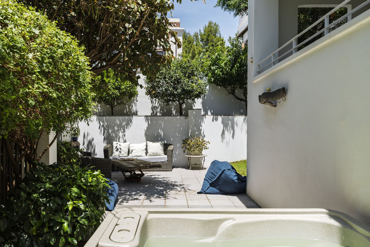 Se vende Apartamento Planta Baja de 2 dormitorios en Costa Del Sol, Málaga, España