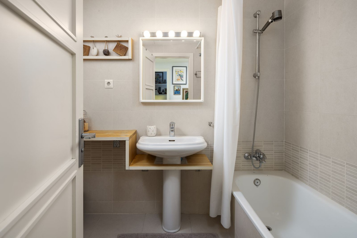 Se vende Apartamento Planta Baja de 2 dormitorios en Costa Del Sol, Málaga, España