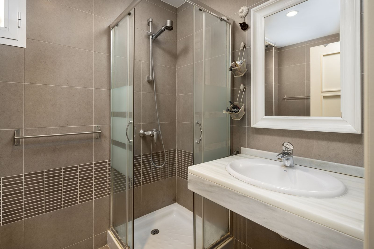 Se vende Apartamento Planta Baja de 2 dormitorios en Costa Del Sol, Málaga, España