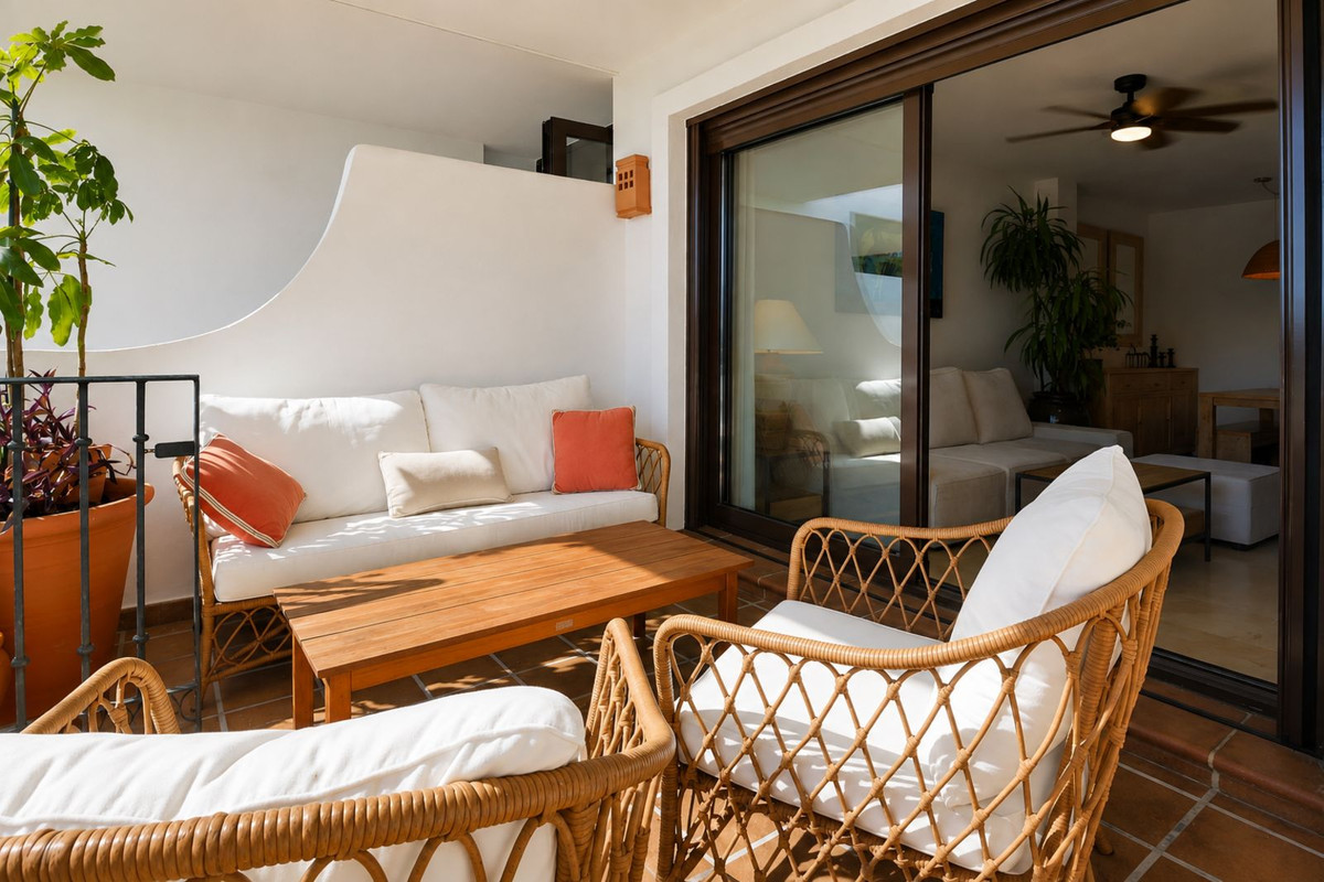 2 Bed Apartment for sale in La Alcaidesa Costa Del Sol, Cádiz, Spain