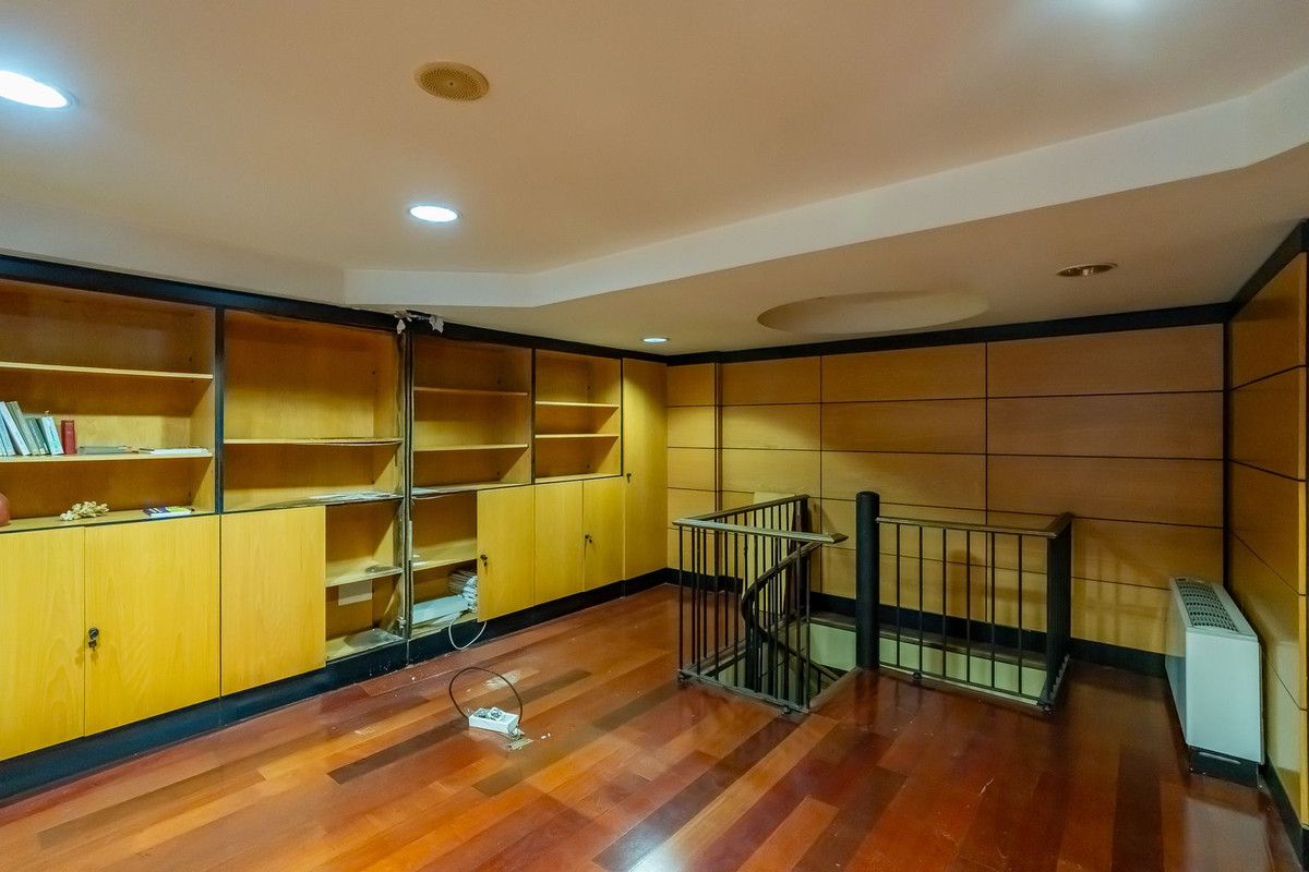9 Bed Commercial unit for sale in Marbella Costa Del Sol, Málaga, Spain