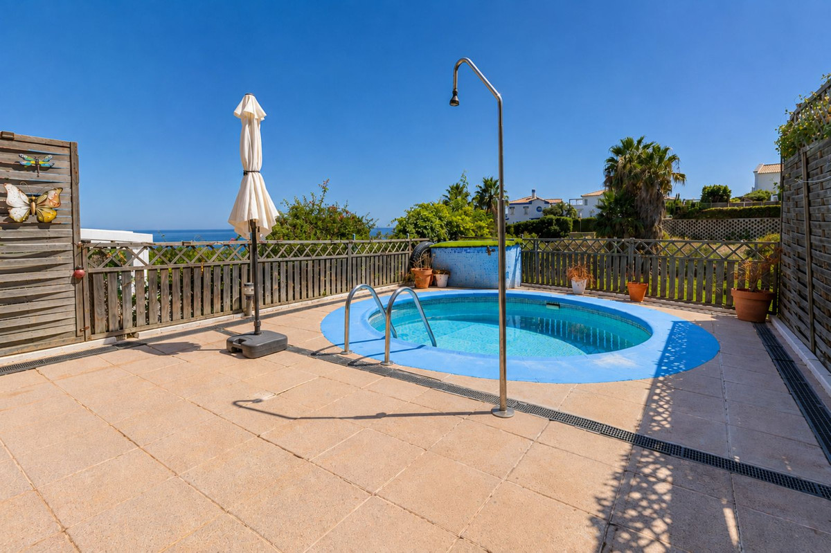 3 Bed Townhouse for sale in La Alcaidesa Costa Del Sol, Cádiz, Spain