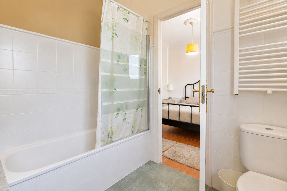 3 Bed Townhouse for sale in La Alcaidesa Costa Del Sol, Cádiz, Spain