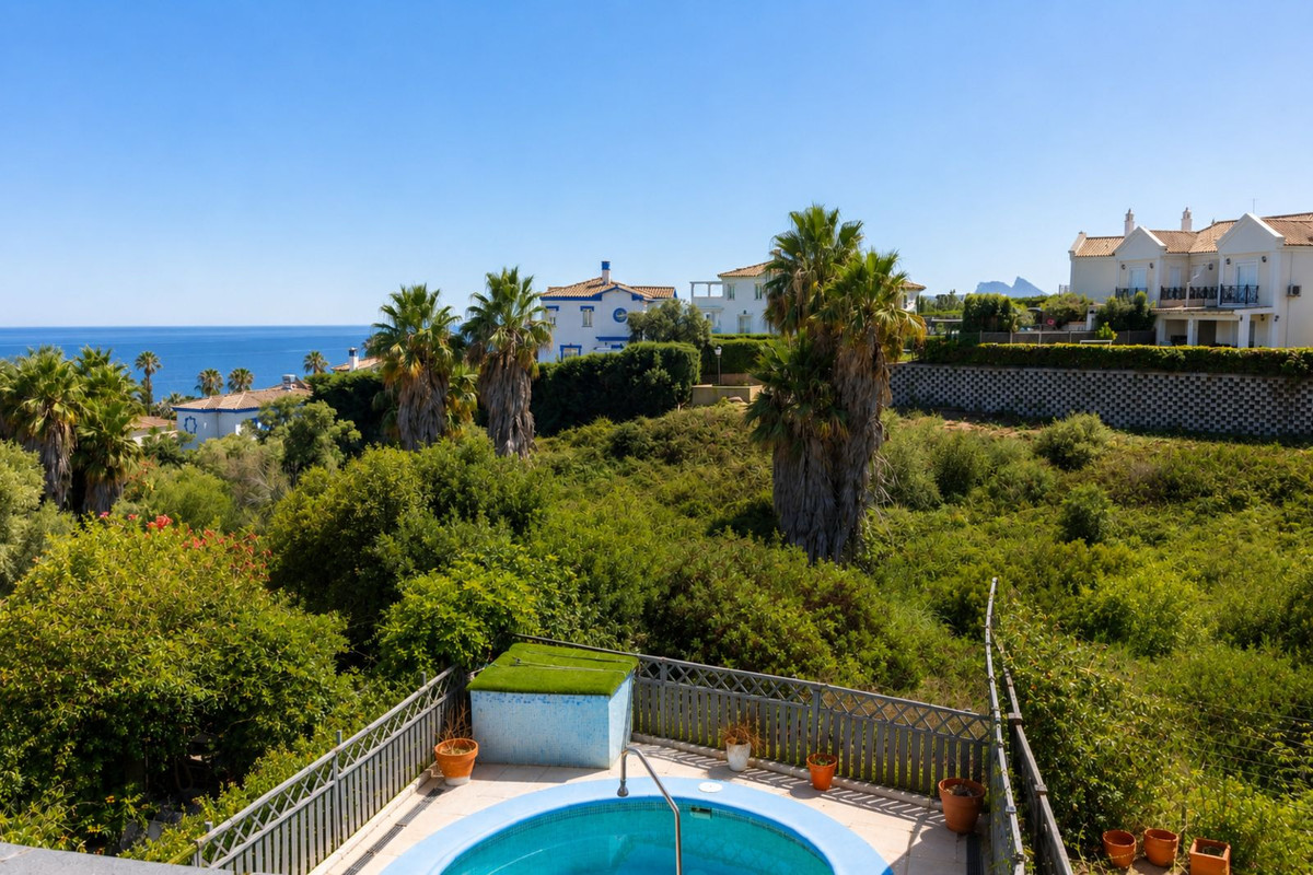 3 Bed Townhouse for sale in La Alcaidesa Costa Del Sol, Cádiz, Spain