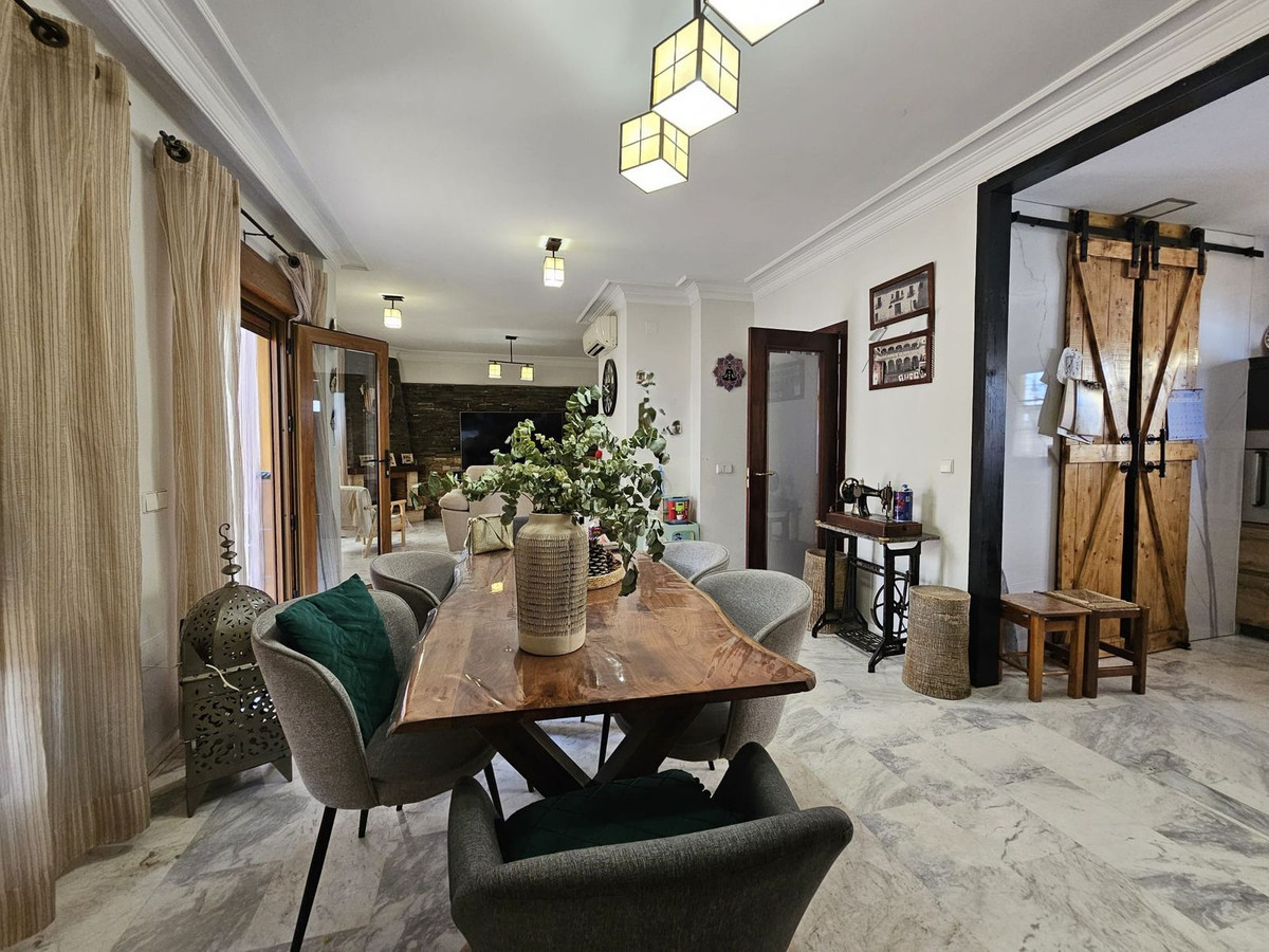 5 Bed Townhouse for sale in Los Pacos Costa Del Sol, Málaga, Spain