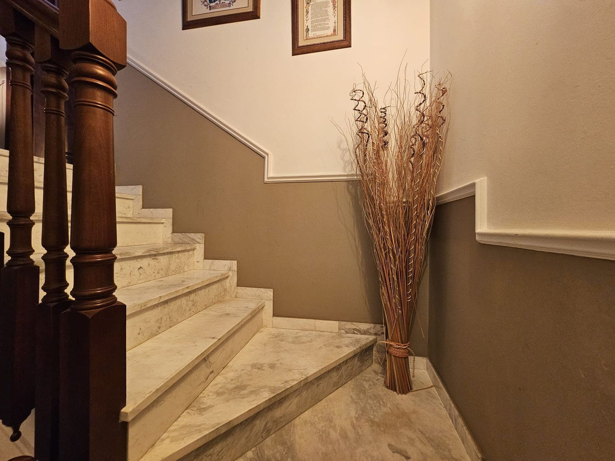 5 Bed Townhouse for sale in Los Pacos Costa Del Sol, Málaga, Spain