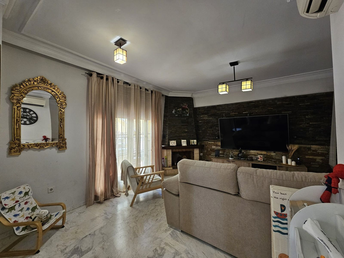 5 Bed Townhouse for sale in Los Pacos Costa Del Sol, Málaga, Spain