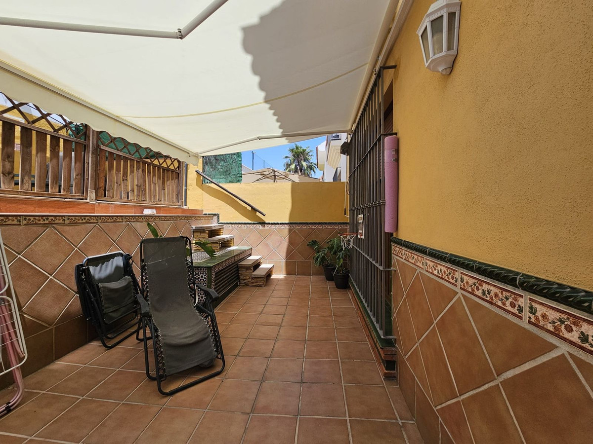 5 Bed Townhouse for sale in Los Pacos Costa Del Sol, Málaga, Spain