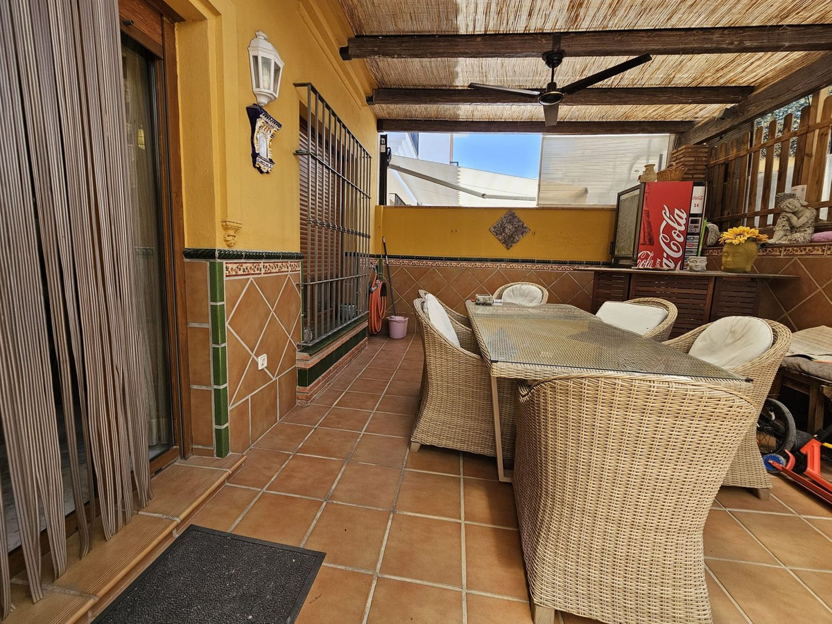 5 Bed Townhouse for sale in Los Pacos Costa Del Sol, Málaga, Spain
