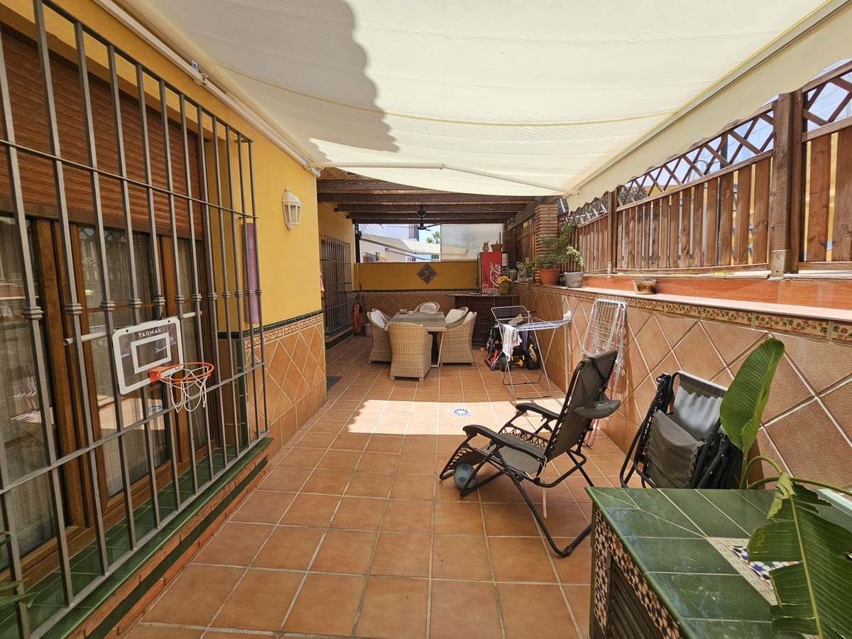 5 Bed Townhouse for sale in Los Pacos Costa Del Sol, Málaga, Spain
