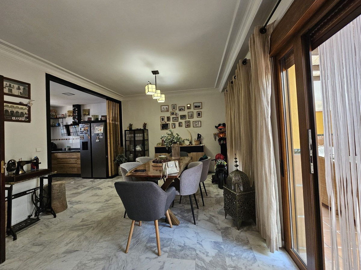 5 Bed Townhouse for sale in Los Pacos Costa Del Sol, Málaga, Spain