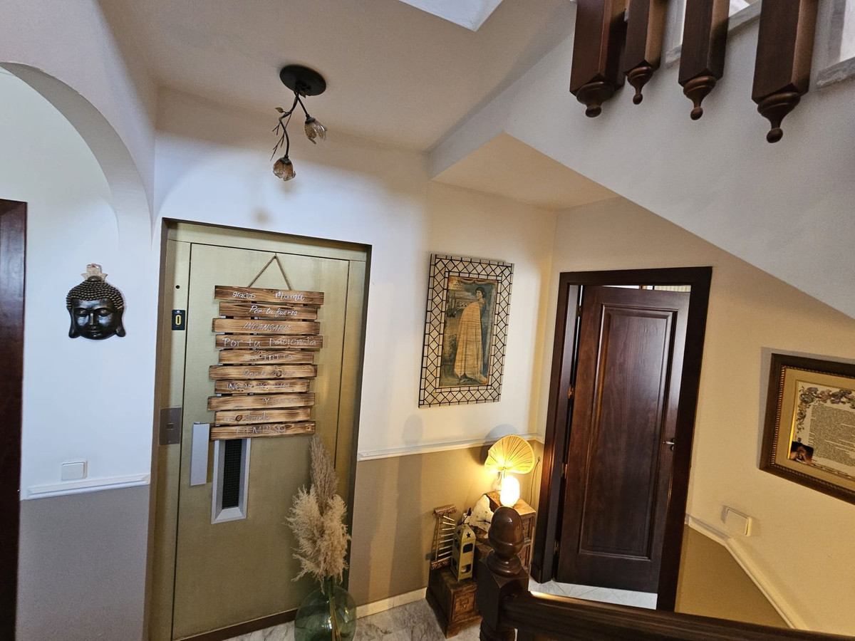 5 Bed Townhouse for sale in Los Pacos Costa Del Sol, Málaga, Spain