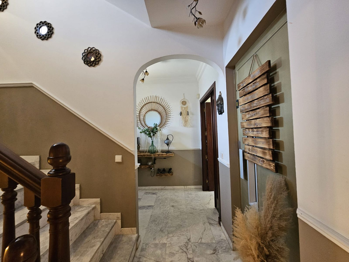 5 Bed Townhouse for sale in Los Pacos Costa Del Sol, Málaga, Spain