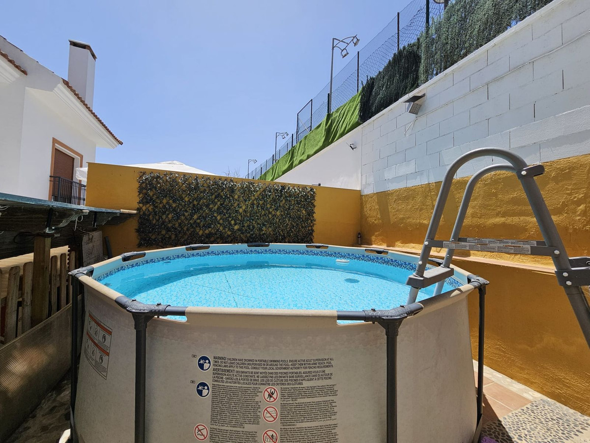 5 Bed Townhouse for sale in Los Pacos Costa Del Sol, Málaga, Spain