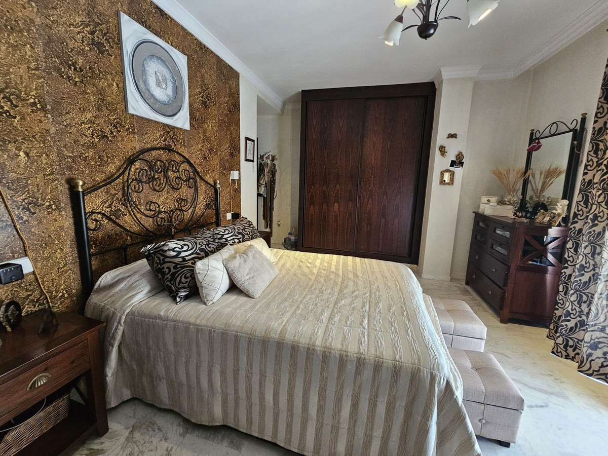 5 Bed Townhouse for sale in Los Pacos Costa Del Sol, Málaga, Spain