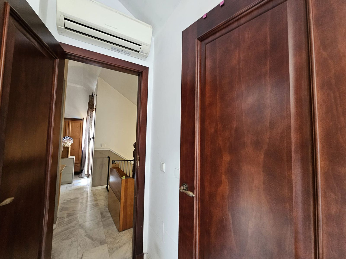 5 Bed Townhouse for sale in Los Pacos Costa Del Sol, Málaga, Spain