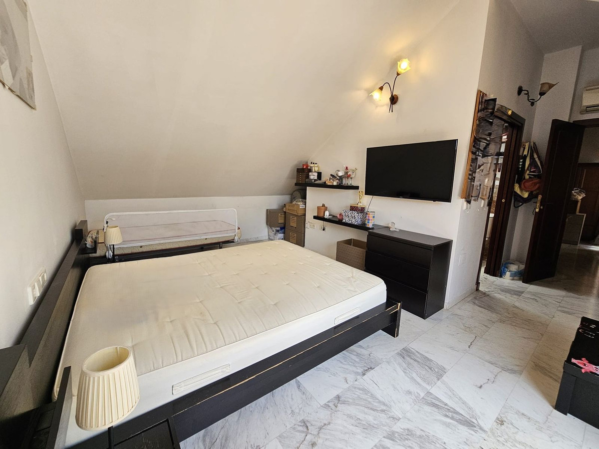 5 Bed Townhouse for sale in Los Pacos Costa Del Sol, Málaga, Spain