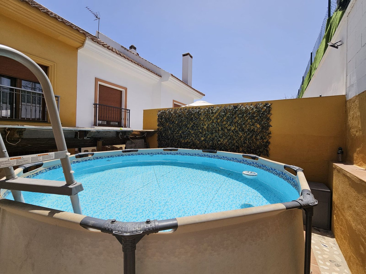 5 Bed Townhouse for sale in Los Pacos Costa Del Sol, Málaga, Spain