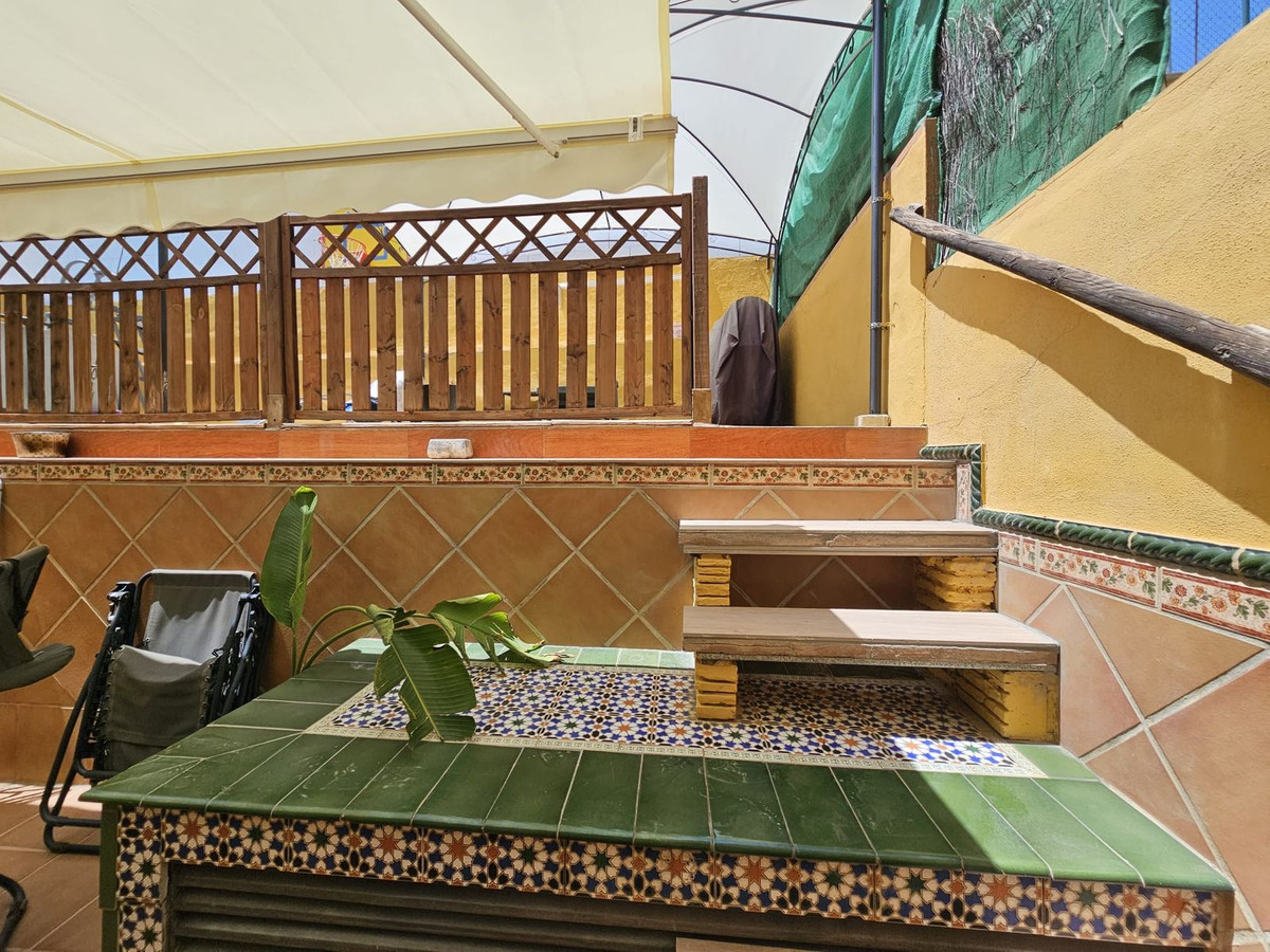 5 Bed Townhouse for sale in Los Pacos Costa Del Sol, Málaga, Spain
