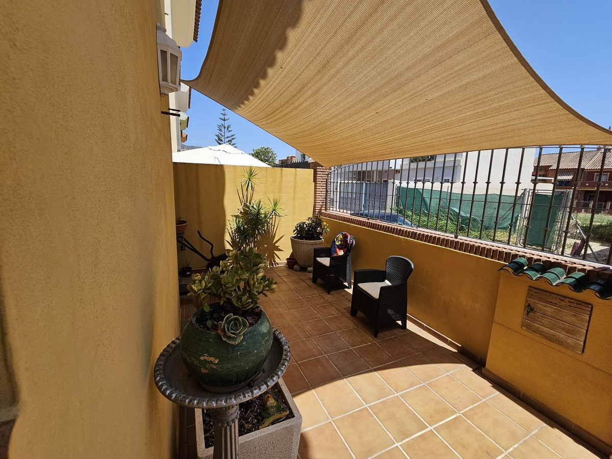 5 Bed Townhouse for sale in Los Pacos Costa Del Sol, Málaga, Spain