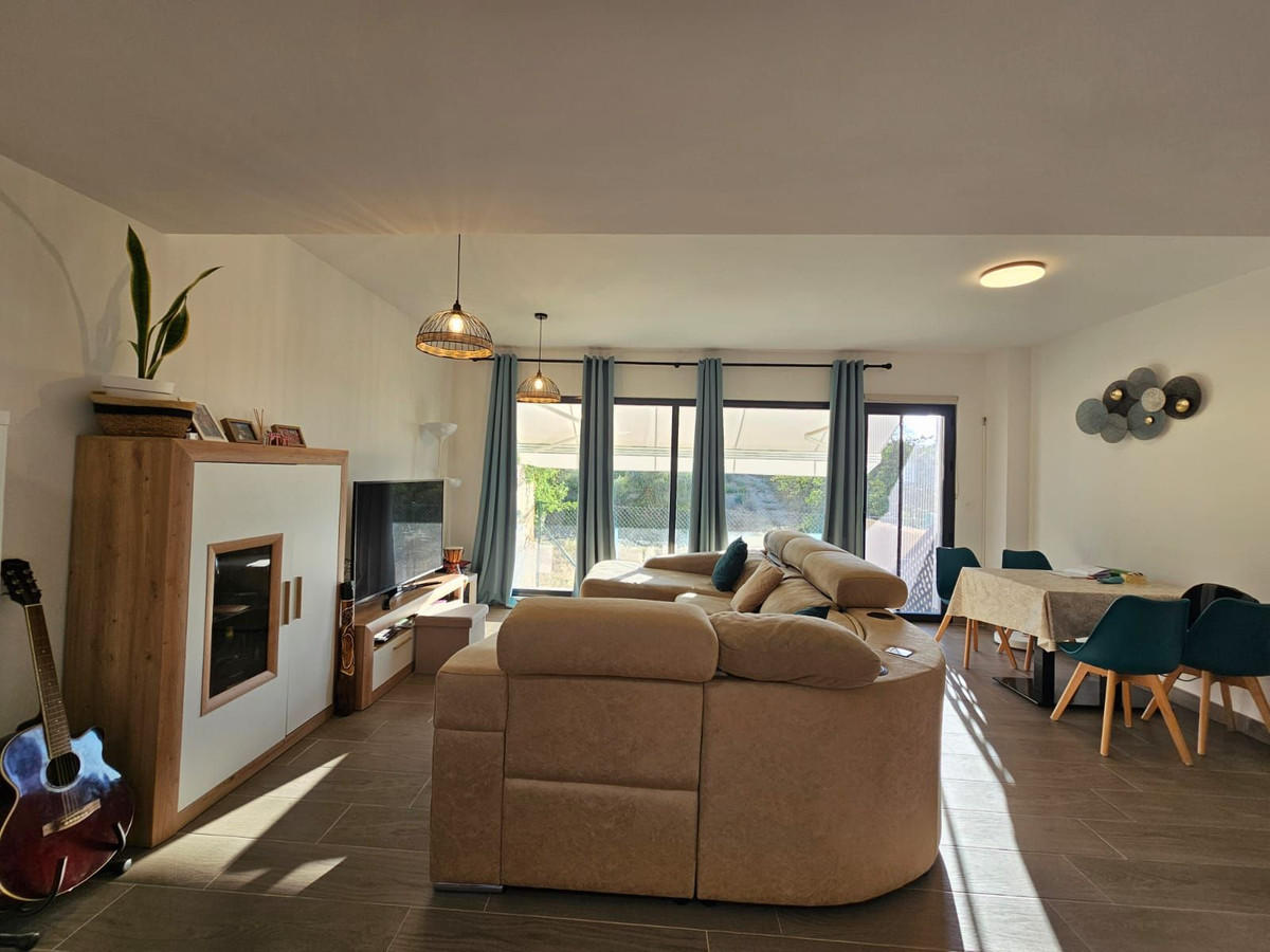 3 Bed Townhouse for sale in Alhaurín De La Torre Costa Del Sol, Málaga, Spain