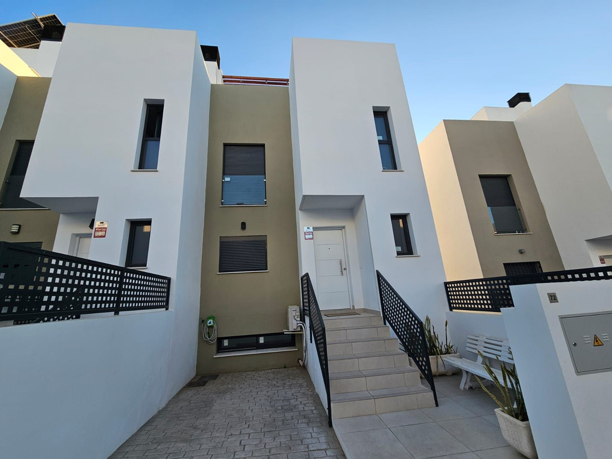 3 Bed Townhouse for sale in Alhaurín De La Torre Costa Del Sol, Málaga, Spain
