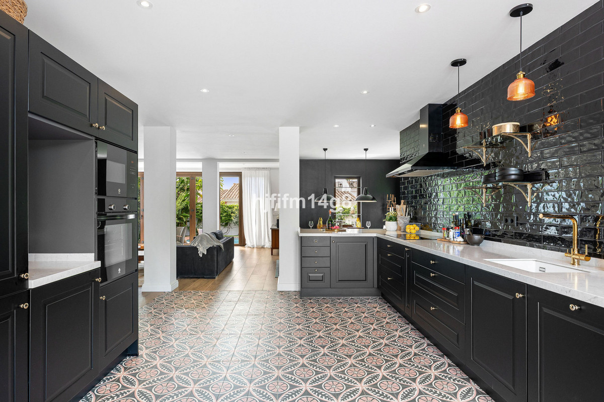 3 Bed Townhouse for sale in Estepona Costa Del Sol, Málaga, Spain