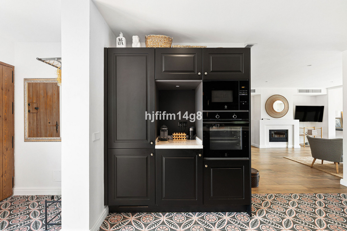 3 Bed Townhouse for sale in Estepona Costa Del Sol, Málaga, Spain