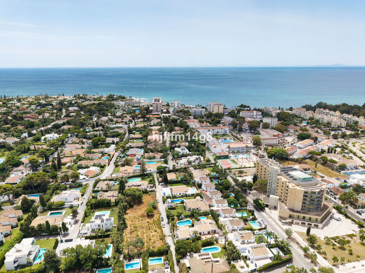 3 Bed Townhouse for sale in Estepona Costa Del Sol, Málaga, Spain