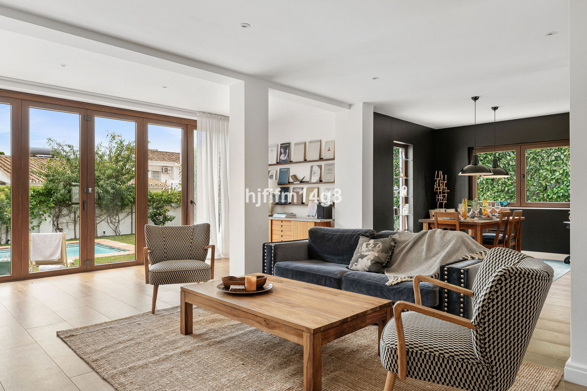 3 Bed Townhouse for sale in Estepona Costa Del Sol, Málaga, Spain